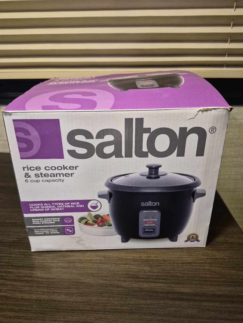 Salton 6-Cup Rice Cooker & Steamer - Black